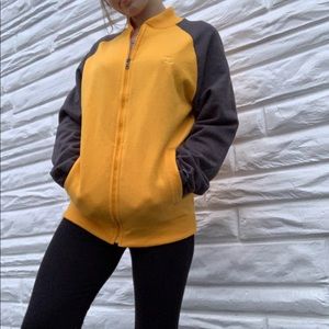 𝚢𝚎𝚕𝚕𝚘𝚠 𝚌𝚑𝚊𝚖𝚙𝚒𝚘𝚗 𝚜𝚠𝚎𝚊𝚝𝚜𝚑𝚒𝚛𝚝